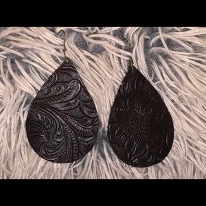 Black printed teardrop earrings